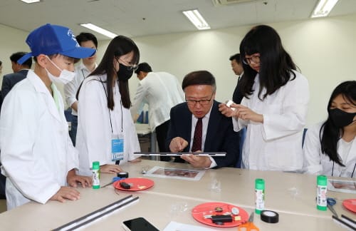 노벨과 함께하는 꿈나무들의 과학축제 ‘ 노벨과학체험전 ’개최